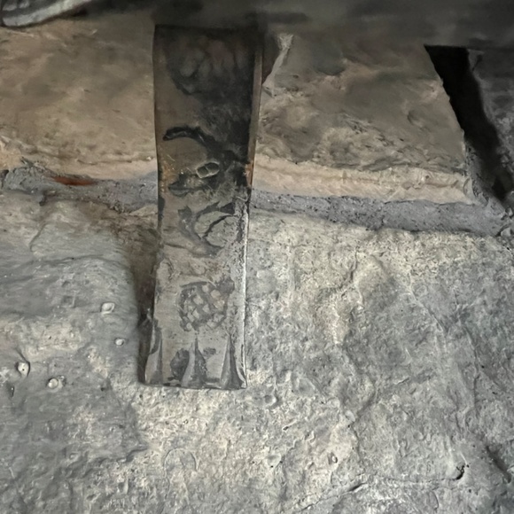 Vintage Hammered Metal Fireplace Log Holder - Picture 7 of 10